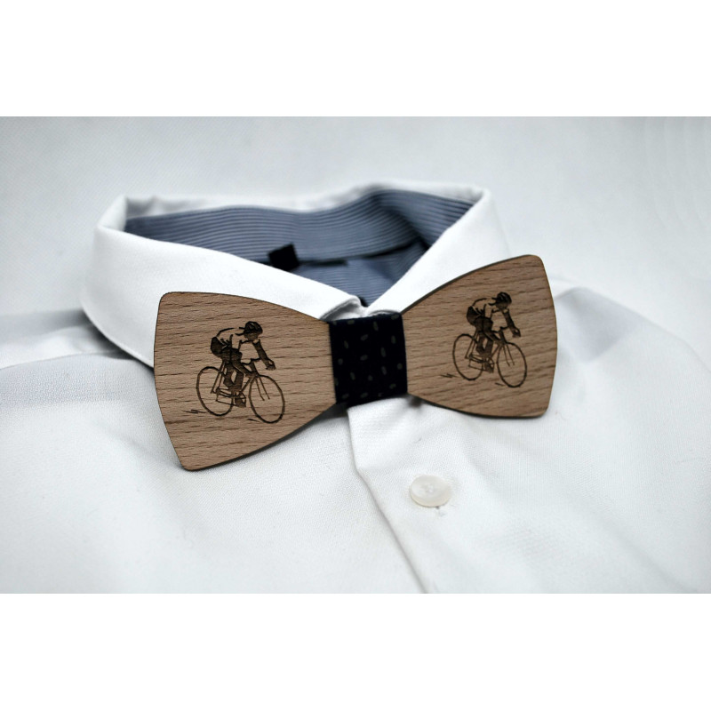 Bow tie in wood, bicycle pattern