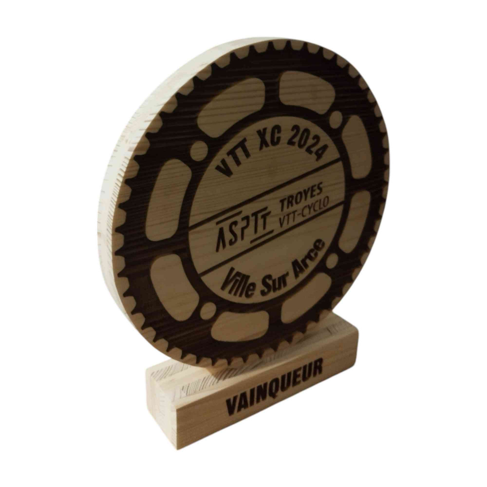 Trophée sportif en bois personnalisé