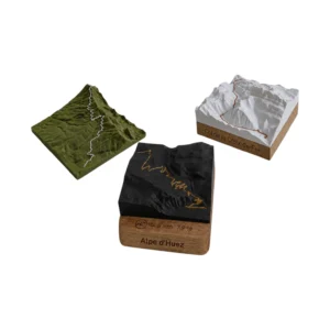 Customisable 3D relief map - 3 columns in different colours and bases