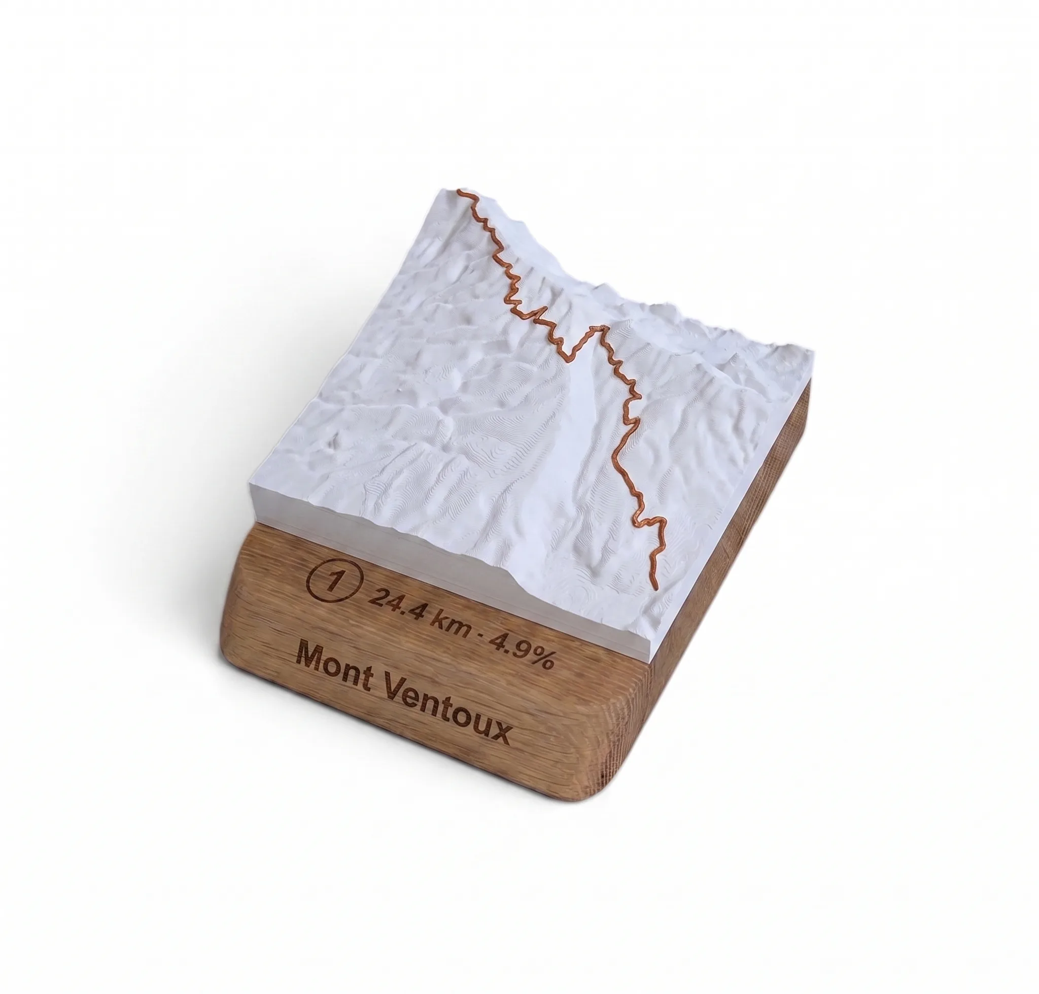 Carte topographique 3D en relief du Mont Ventoux avec socle chêne gravé, versant Bedoin, fabriquée en France par 3D Mountain