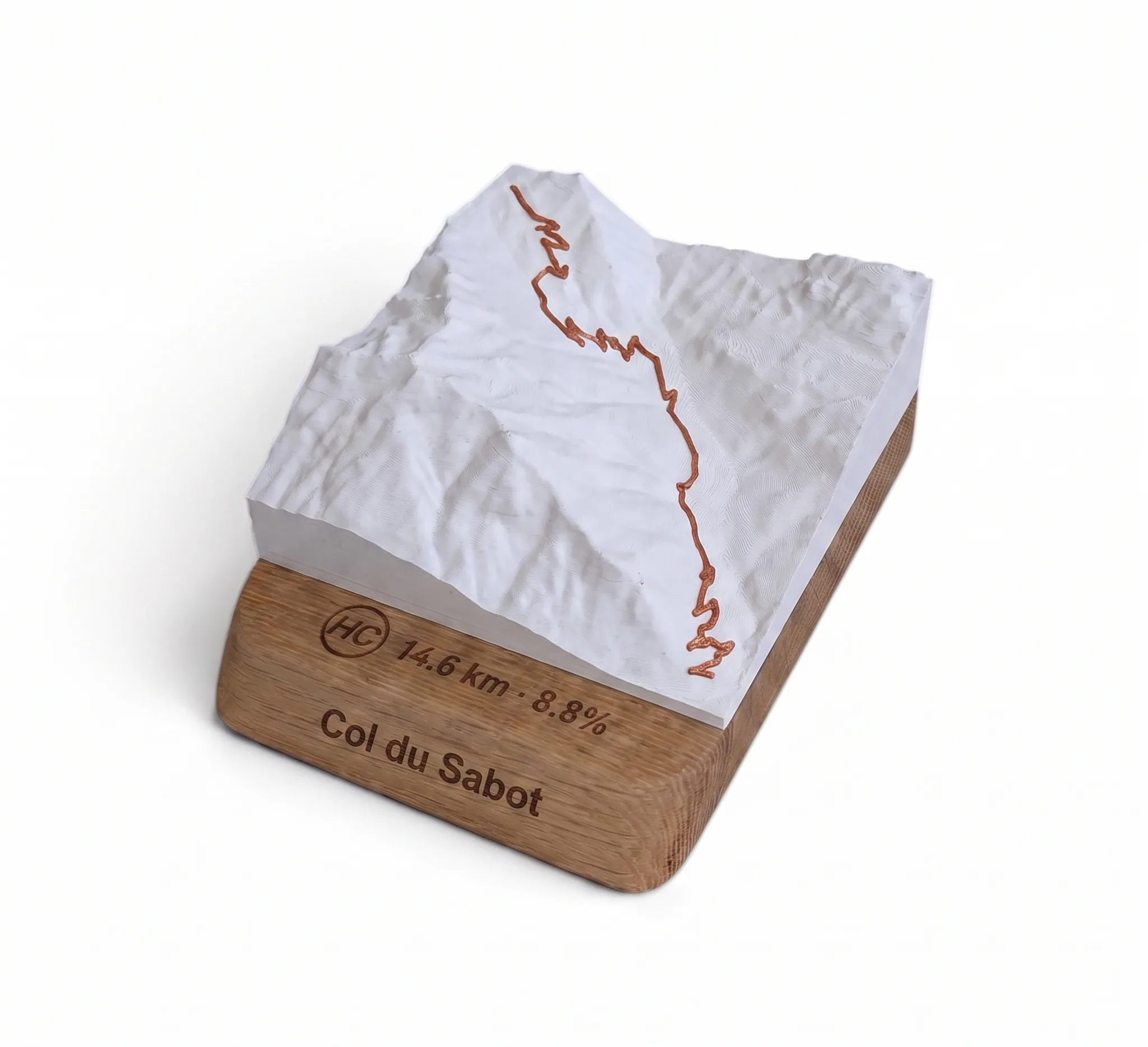 Carte 3D topographique en relief du Col du Sabot avec tracé surélevé et socle en chêne gravé