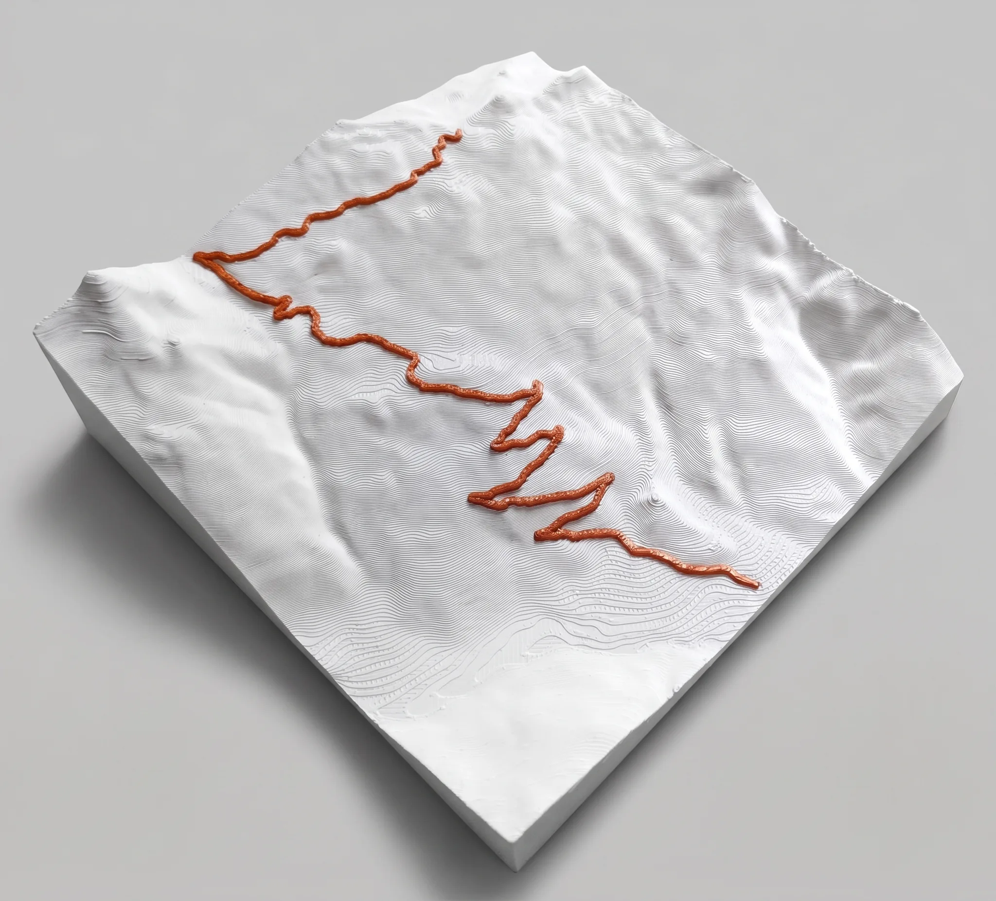 Col du Granon — Carte topographique 3D en relief avec socle chêne gravé — Montagne seule · Blanc mat / Cuivre