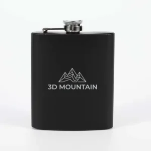 Flasque à alcool noire personnalisée, logo gravé au laser révélant l'inox — 3D Mountain
