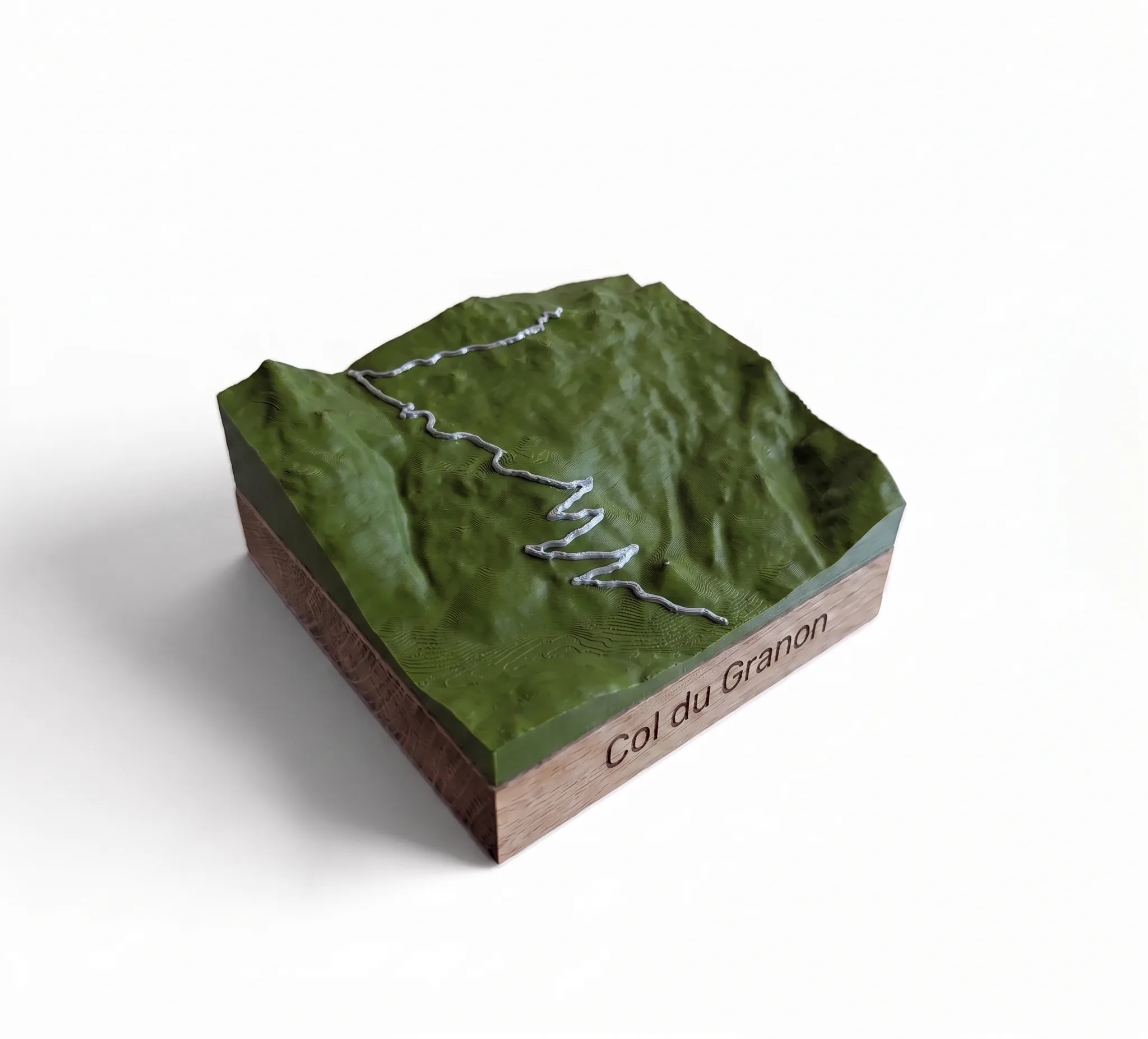 Col du Granon — Carte topographique 3D en relief avec socle chêne gravé — Socle carré · Vert Olive Mat / Argent